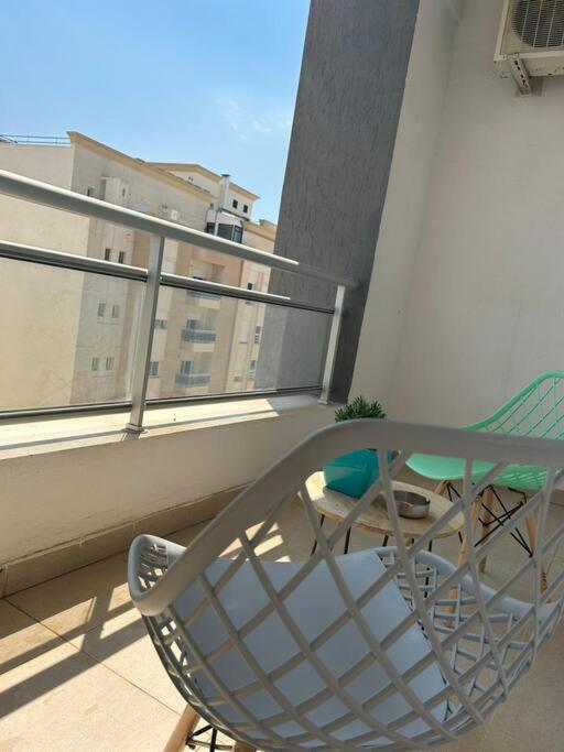 Cosy Et Spacieux, Avec Balcon Ariana Bagian luar foto
